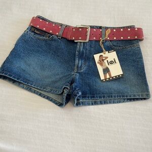 L.E.I. (Life Energy Intelligence) denim shorts with a pink studded belt NEW Sz 7